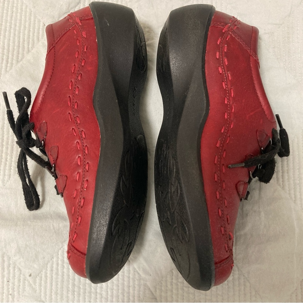 Ziera Shoes Sz EU37 US7 Red Leather Lace Up Comfort Flats All Sorts - Picture 4 of 16